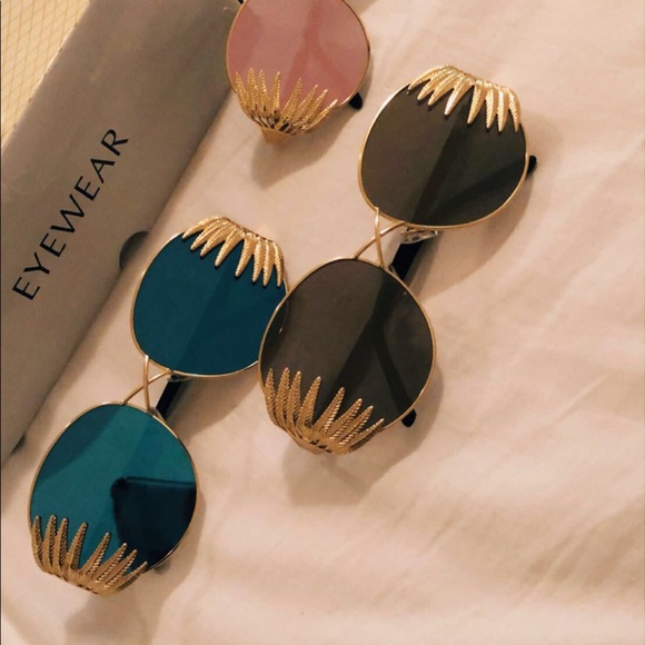 Eyewear - Picture 3 of 4